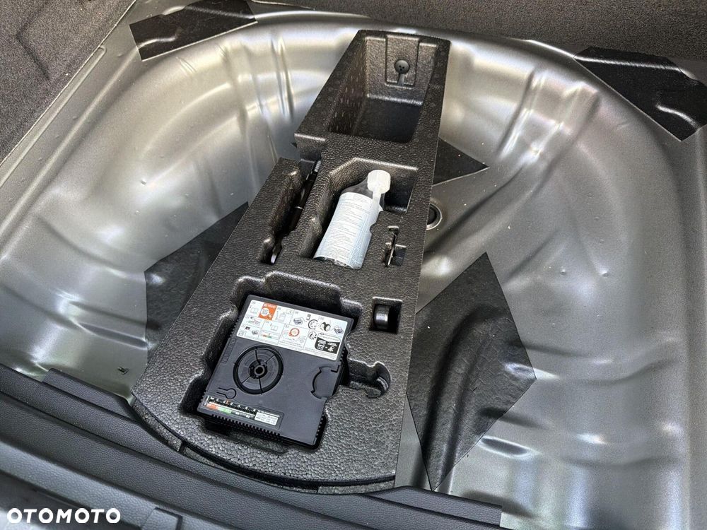 Skoda Karoq 1.5 TSI ACT Selection DSG - 25