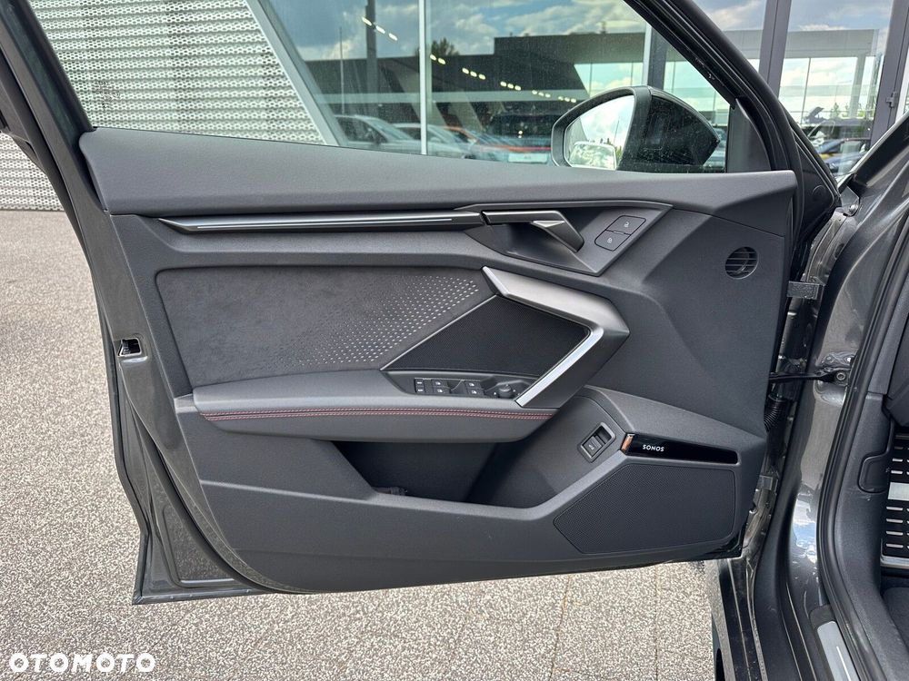 Audi RS3 Sportback - 12