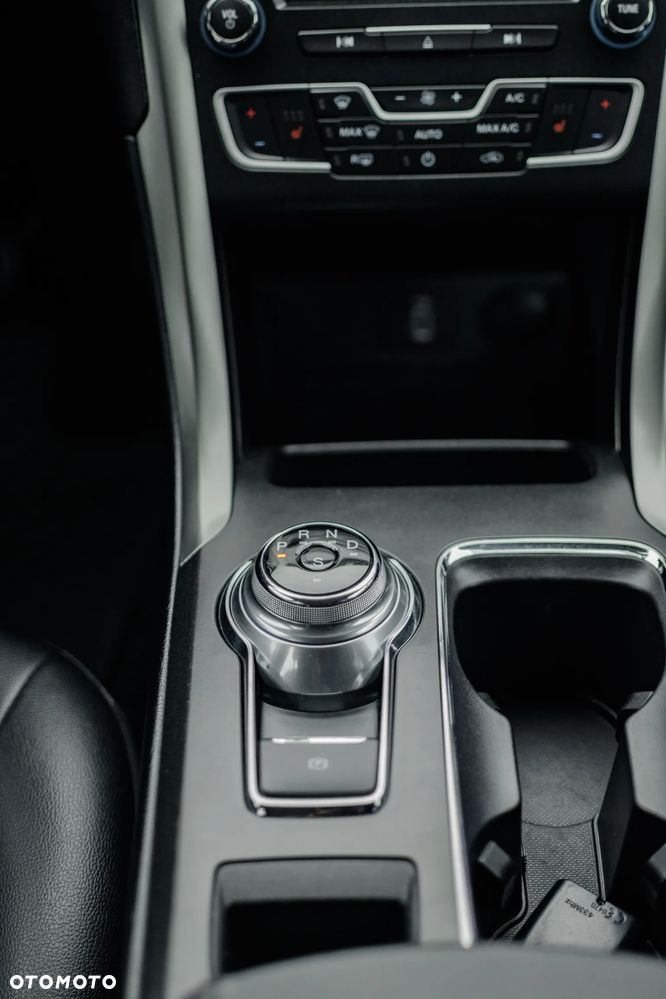 Ford Fusion - 25