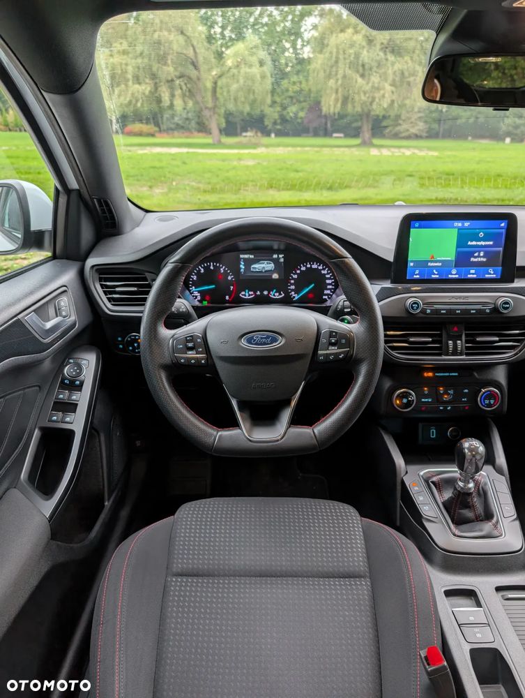 Ford Focus 1.0 EcoBoost ST-Line - 12