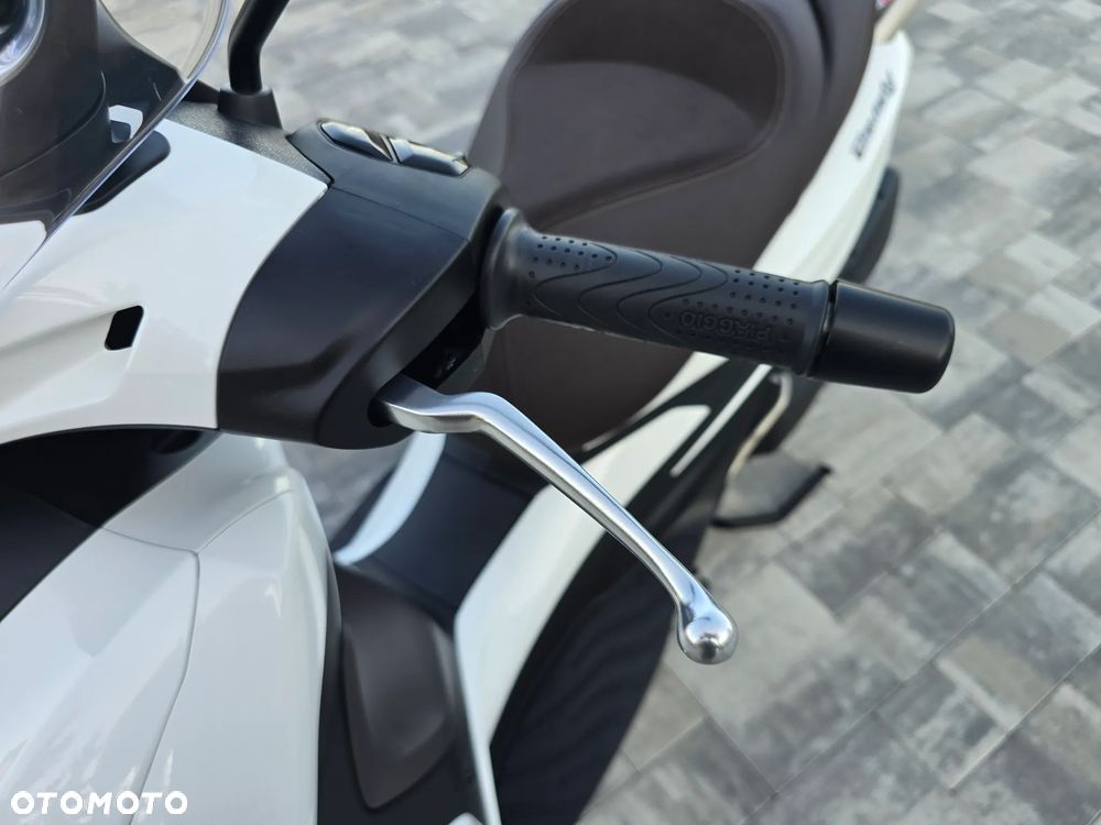 Piaggio Beverly - 24
