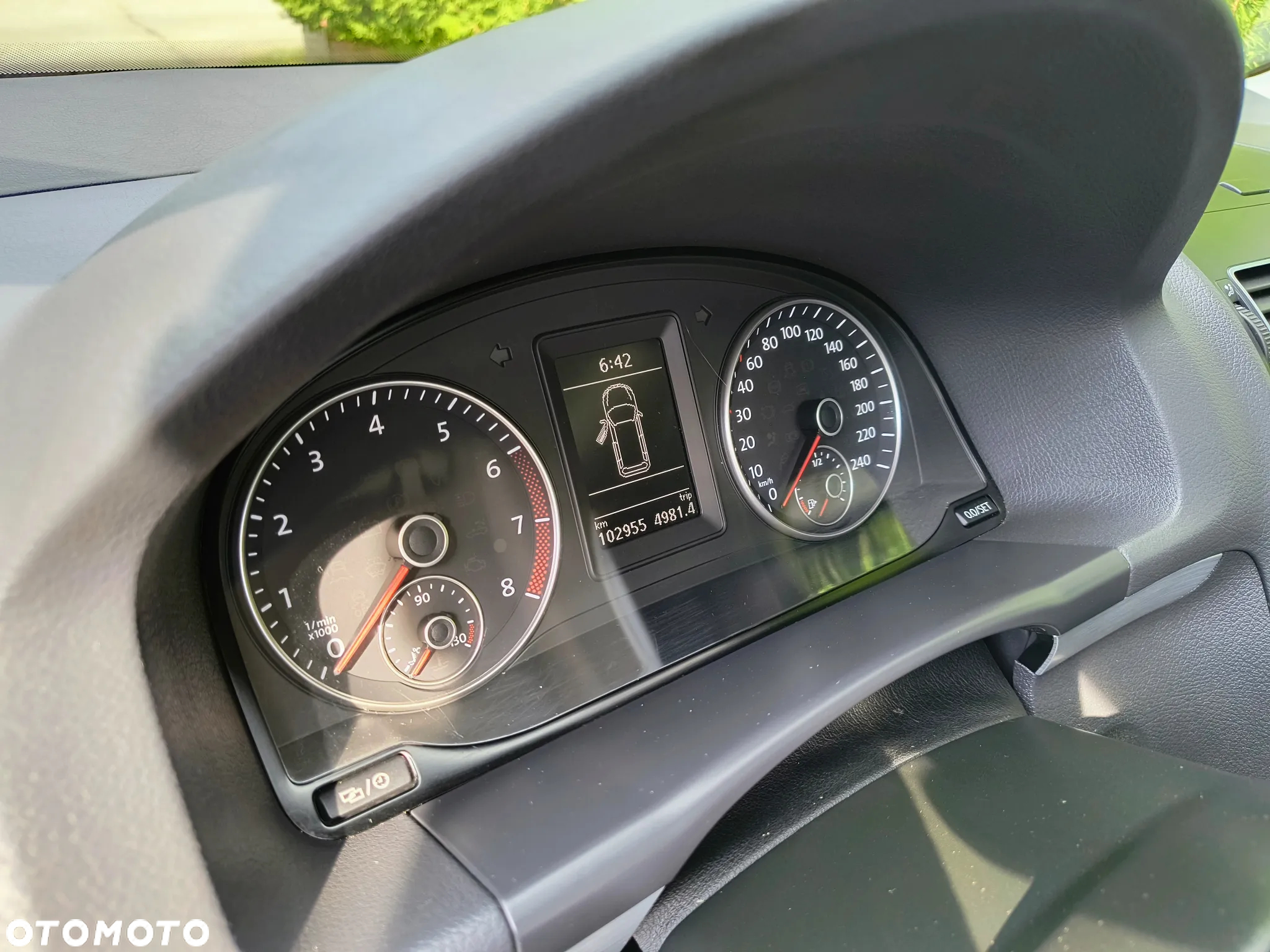 Volkswagen Touran 1.4 TSI DSG Cup - 26