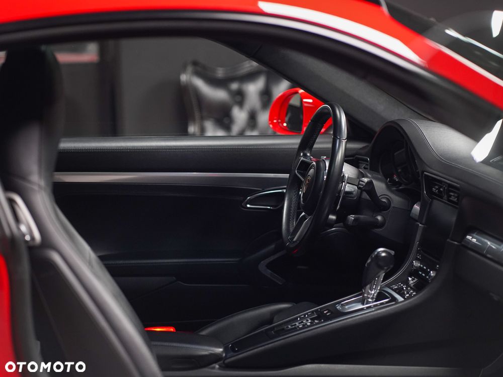 Porsche 911 Carrera S PDK - 24