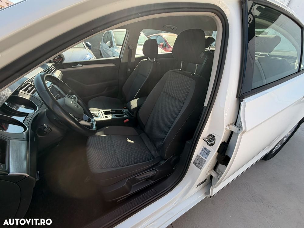 Volkswagen Passat 2.0 TDI DSG Comfortline - 16