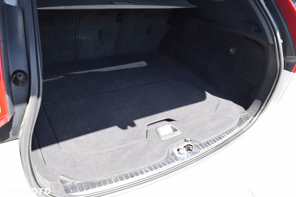 Volvo XC 60 D4 Geartronic Momentum Pro - 36