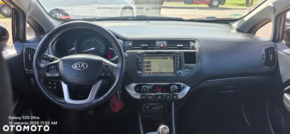 Kia Rio - 11