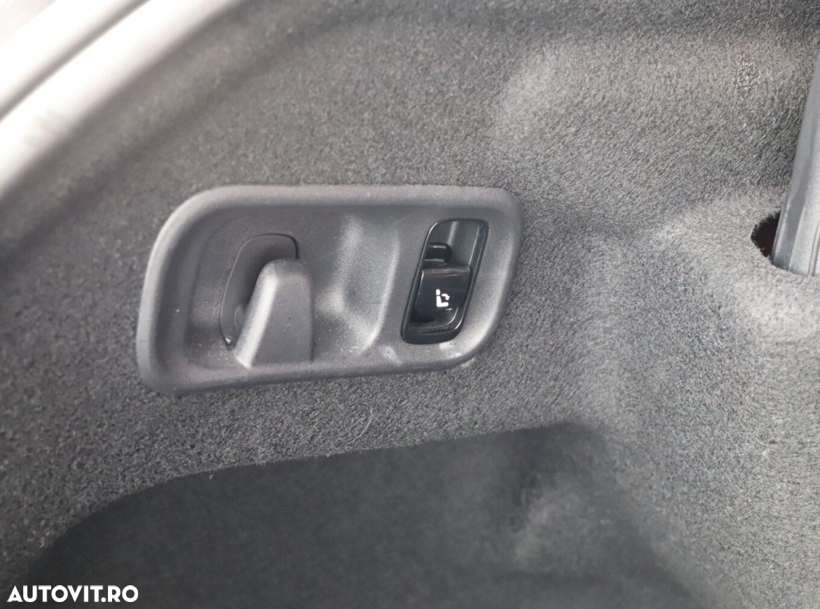Mercedes-Benz C 300 4Matic T 9G-TRONIC - 16