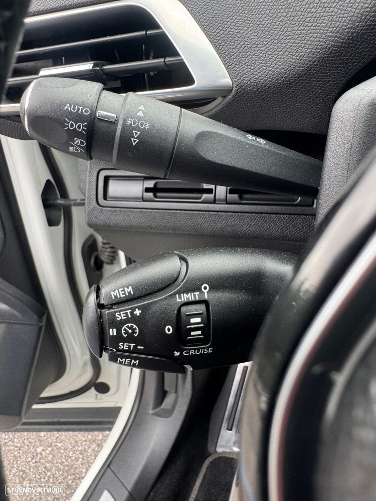 Peugeot 3008 1.6 BlueHDi GT Line - 30