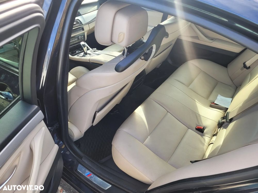 BMW Seria 5 525d xDrive - 7