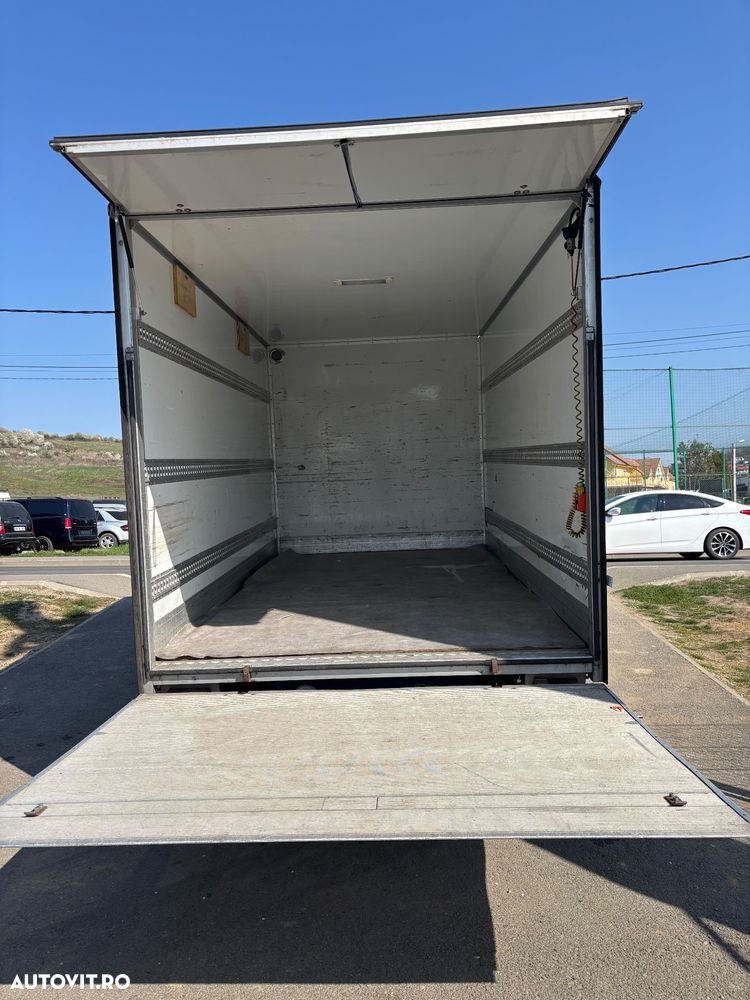 Mercedes-Benz Sprinter - 4