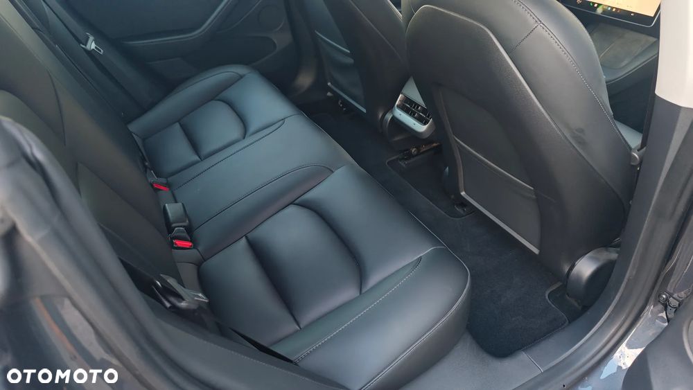 Tesla Model 3 Langstreckenbatterie Allradantrieb Dual Motor - 11