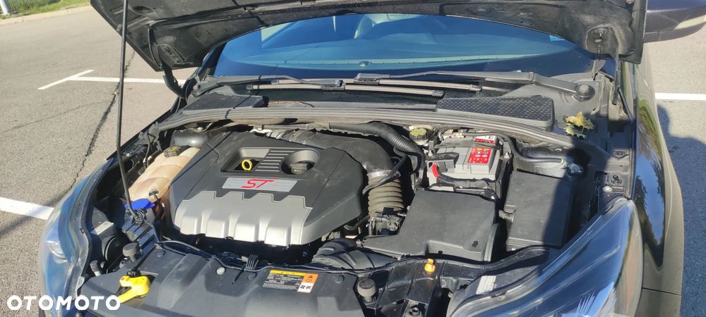 Ford Focus 2.0 EcoBoost ST mit Leder-Sport-Paket - 6