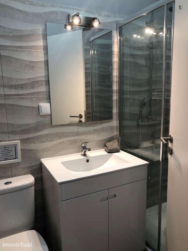 Quarto - localizado em São Sebastião Lisbon - Grande imagem: 3/11