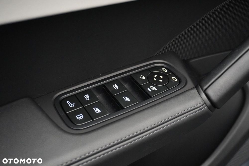 Porsche Cayenne - 19