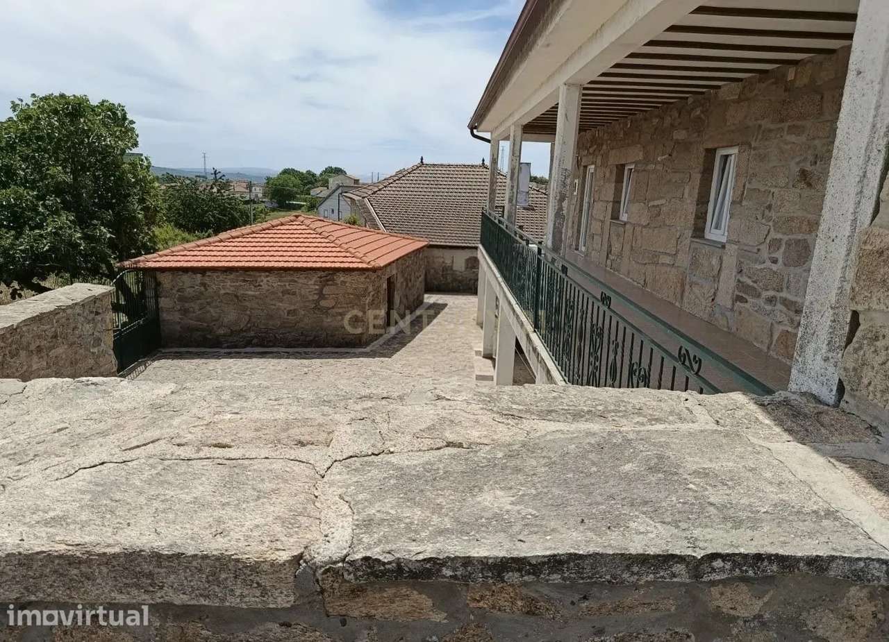 Moradia Rústica T3 com Terreno de 6300m² – Travancas, Chaves - Grande imagem: 2/26