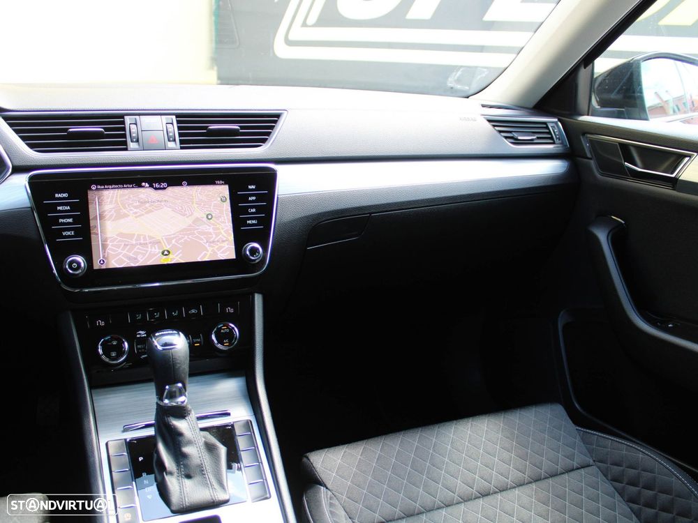 Skoda Superb Break 2.0 TDI Ambition DSG - 24
