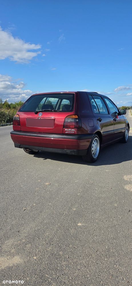 Volkswagen Golf 1.6 GL - 7