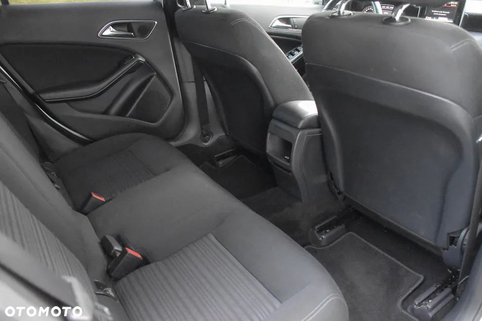 Mercedes-Benz Klasa A 180 CDI 7G-DCT AMG Line - 30