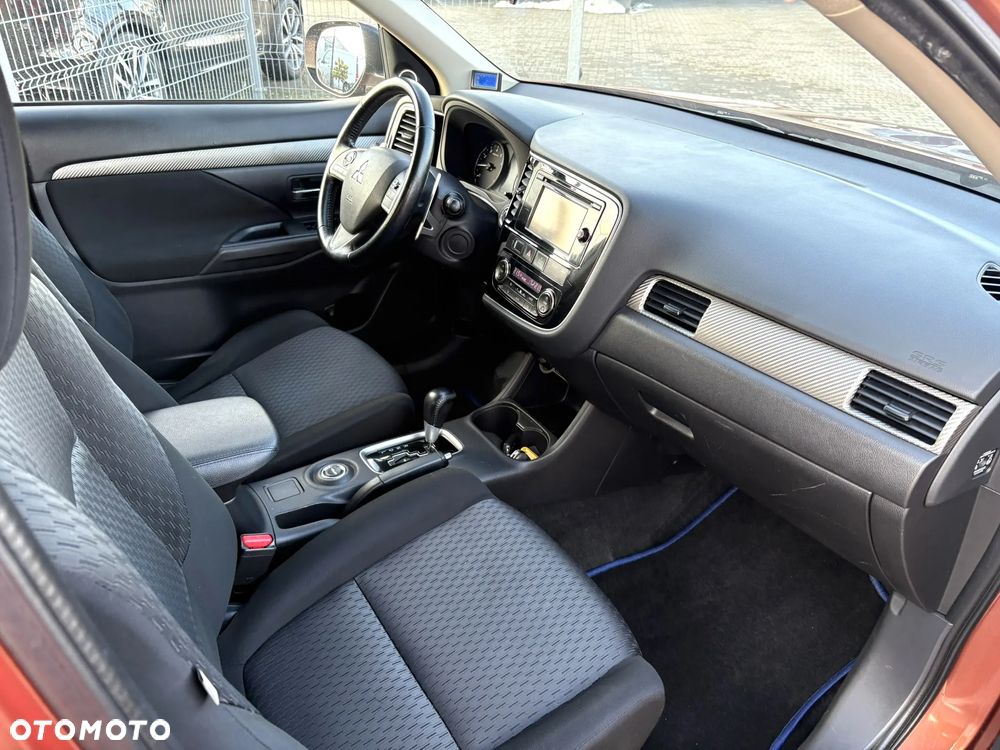 Mitsubishi Outlander 2.0 Intense + CVT - 25