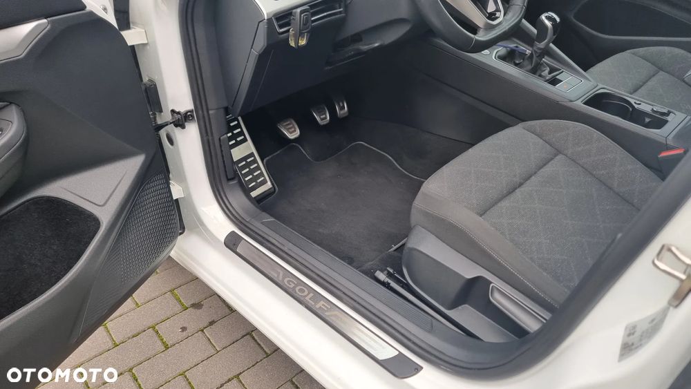 Volkswagen Golf - 12