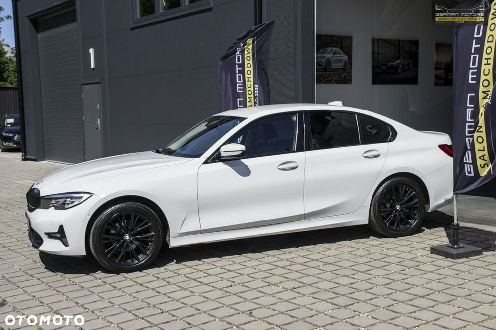 BMW Seria 3 318i Sport Line - 16