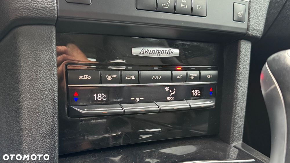 Mercedes-Benz Klasa E 200 CGI BlueEffICIENCY Avantgarde - 20