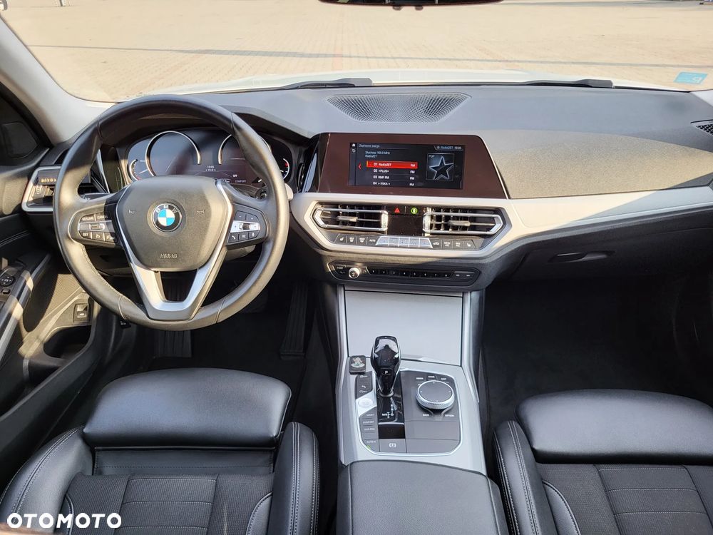 BMW Seria 3 320d xDrive Advantage - 22