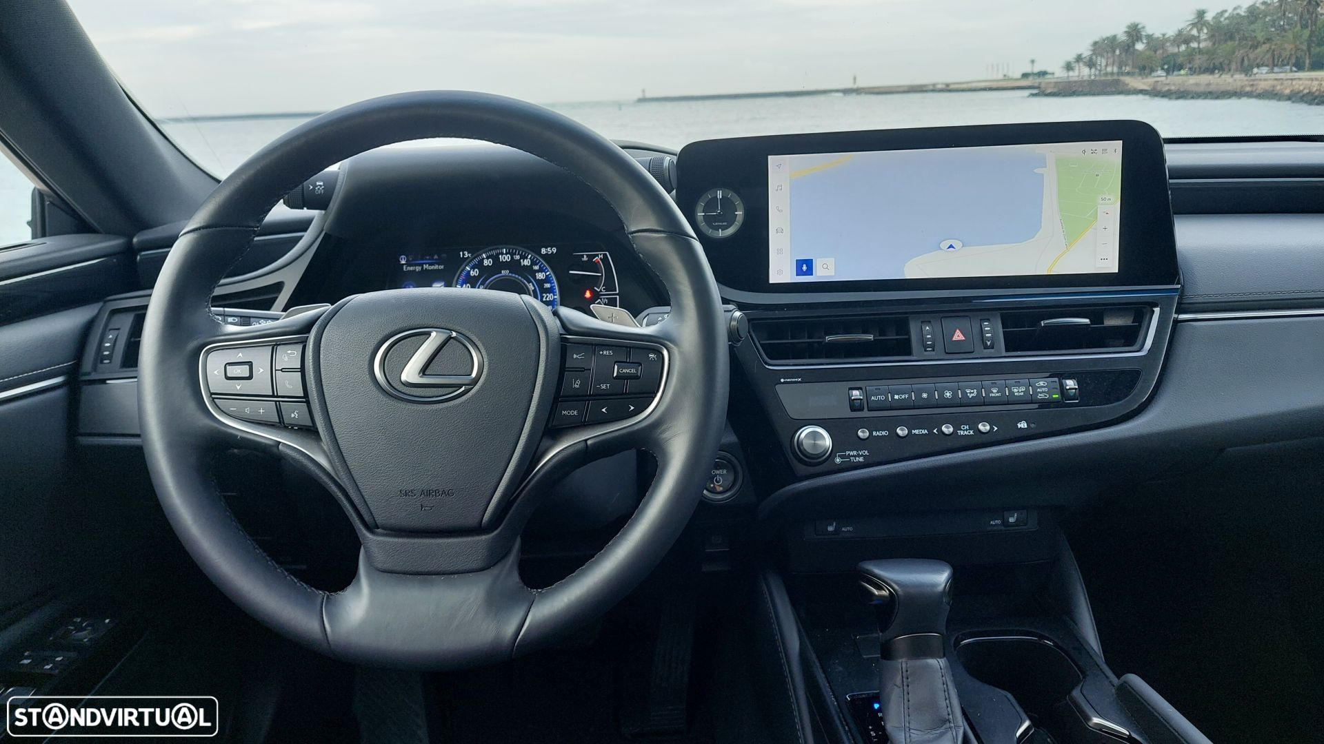 Lexus ES 300h Sport - 16