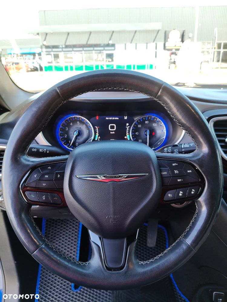 Chrysler Pacifica - 6