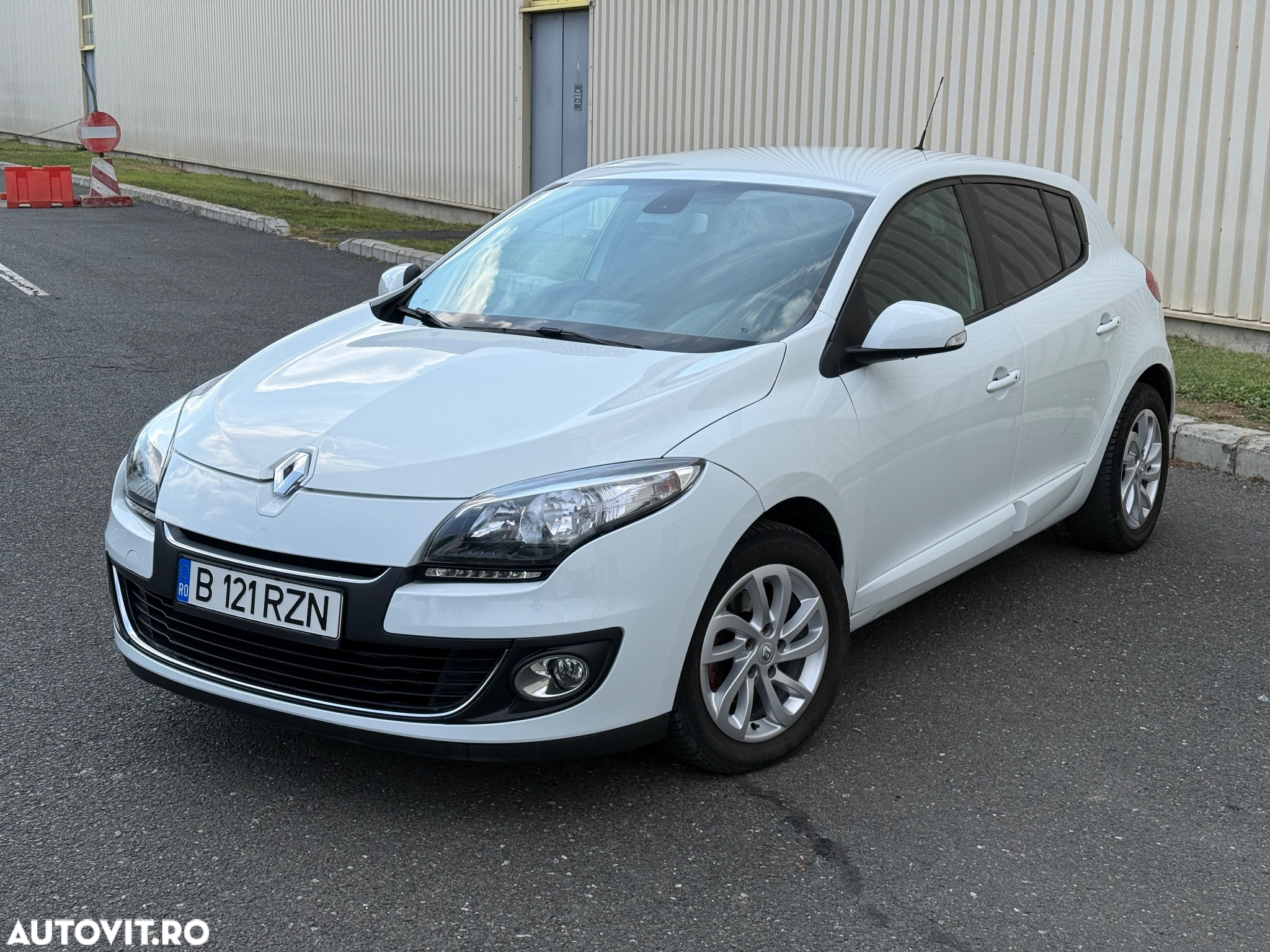 Renault Megane ENERGY TCe 130 BUSINESS - 4