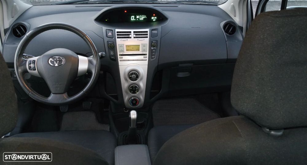 Toyota Yaris 1.0 VVT-i Comfort+AC+VSC - 6