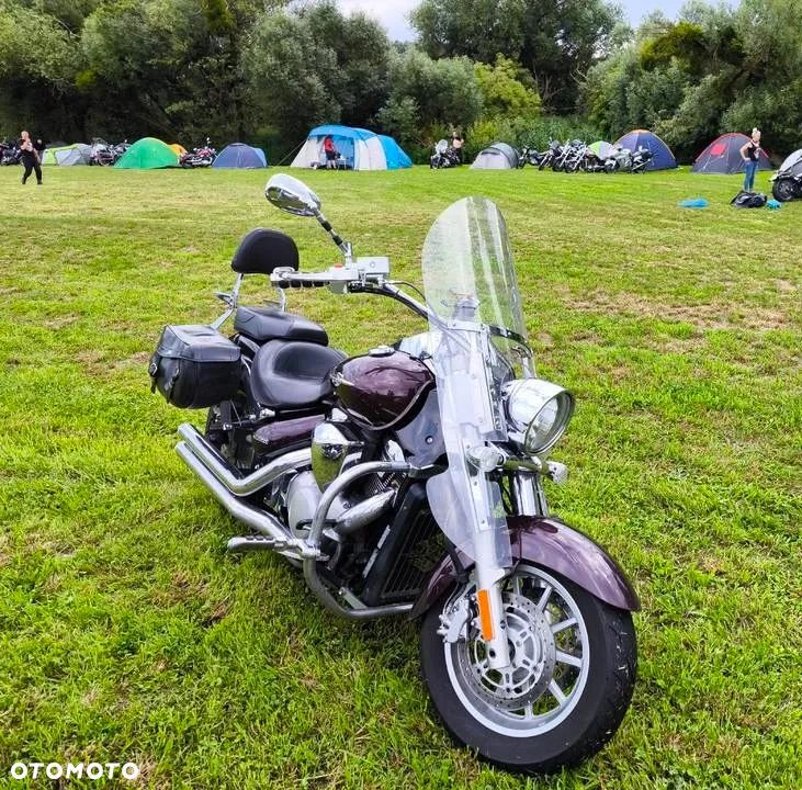 Suzuki Intruder - 1