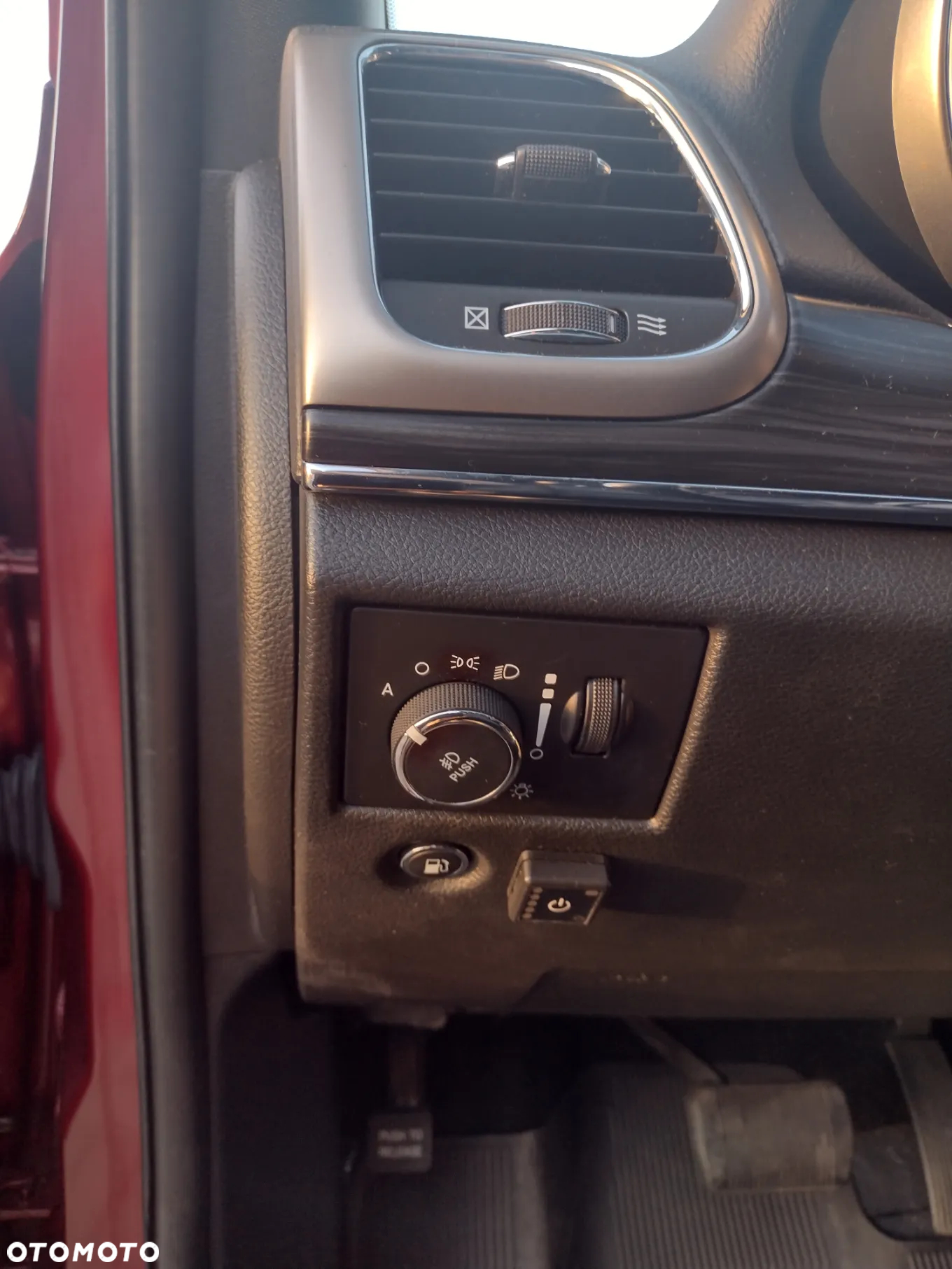 Jeep Grand Cherokee - 25
