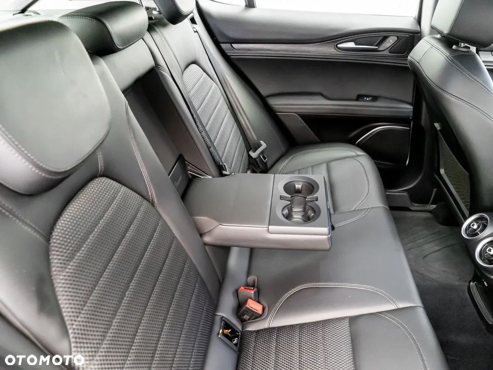 Alfa Romeo Stelvio 2.0 Turbo Business Q4 - 30