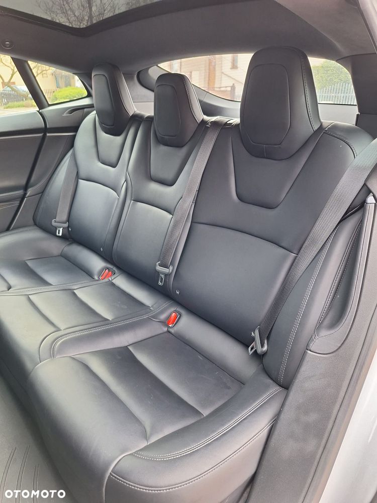 Tesla Model S - 19