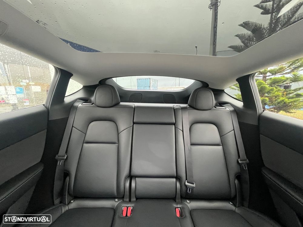 Tesla Model Y Standard - 37