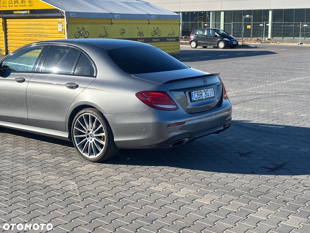 Mercedes-Benz Klasa E - 2