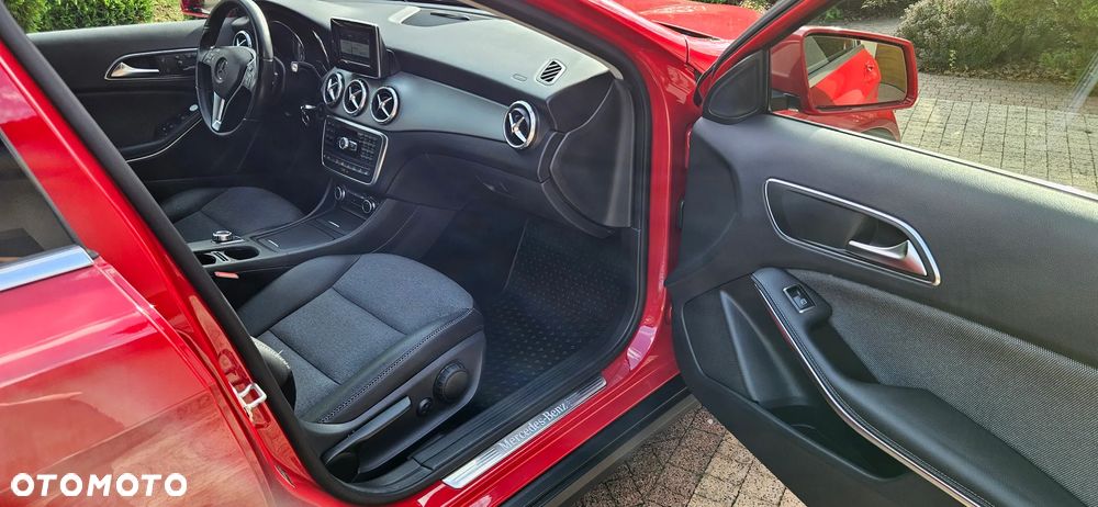 Mercedes-Benz GLA 200 (CDI) d 4Matic 7G-DCT - 17