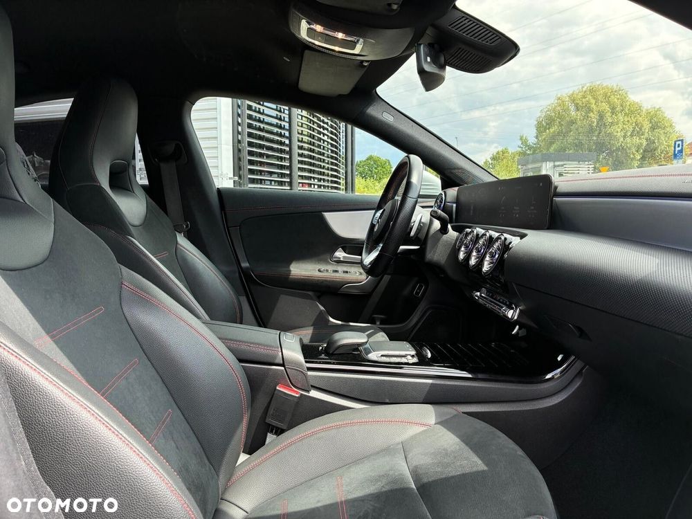 Mercedes-Benz CLA - 15