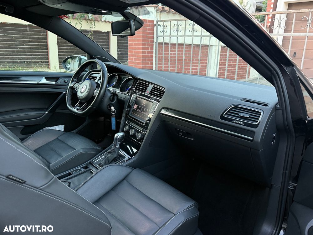 Volkswagen Golf - 6