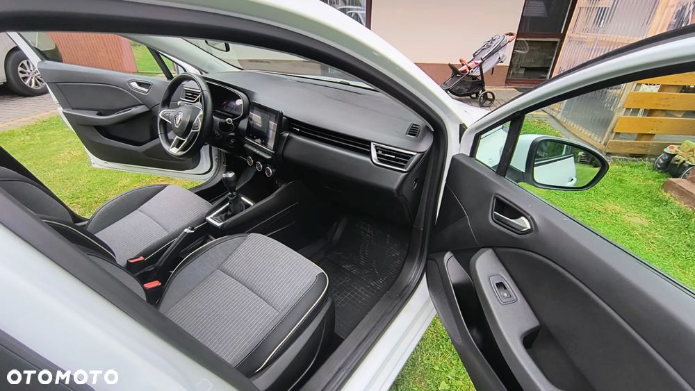 Renault Clio - 11