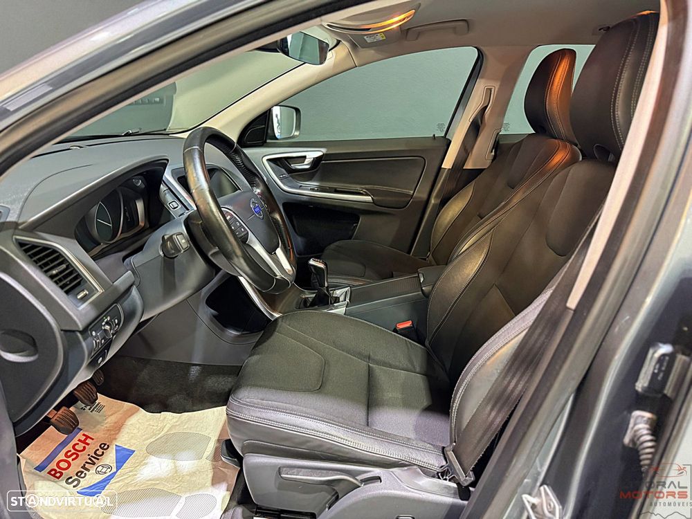 Volvo XC 60 2.0 D3 Momentum - 14