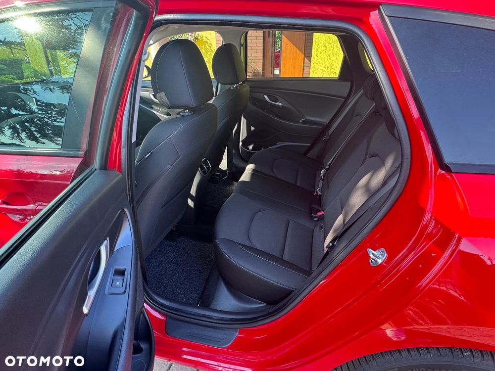Hyundai i30 i30cw 1.4 Intro Edition - 10