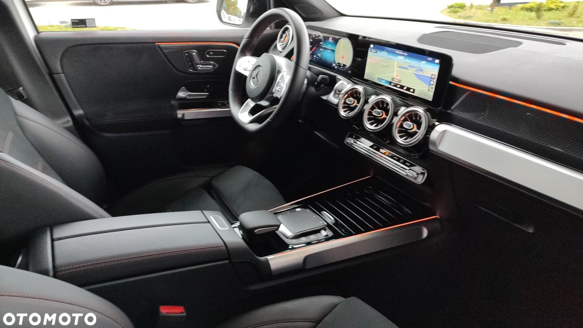 Mercedes-Benz GLB - 12
