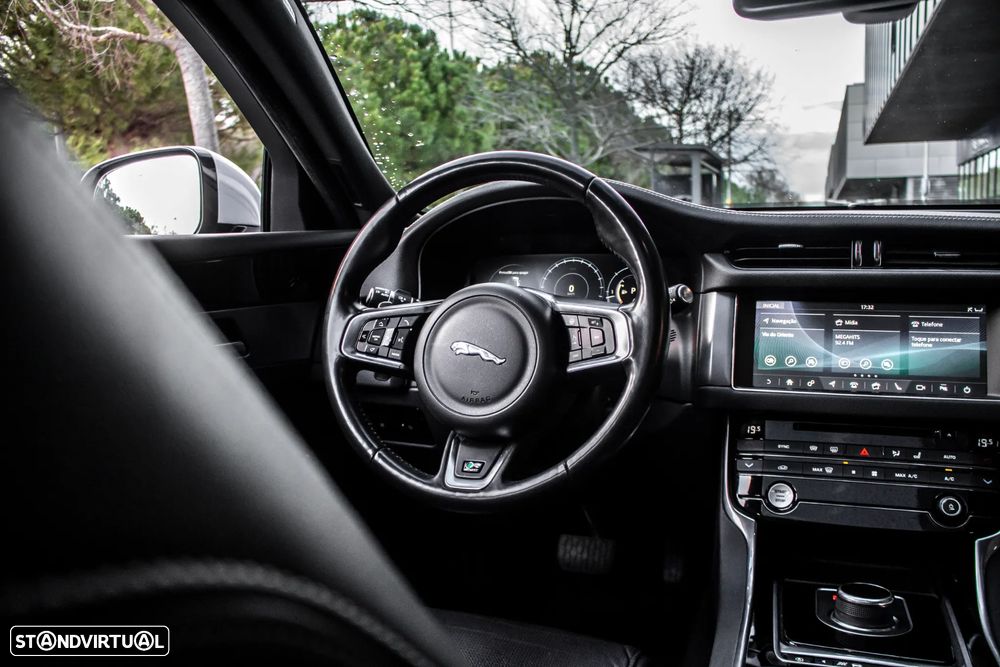 Jaguar XF Sportbrake 20d AWD Aut. R-Sport - 35