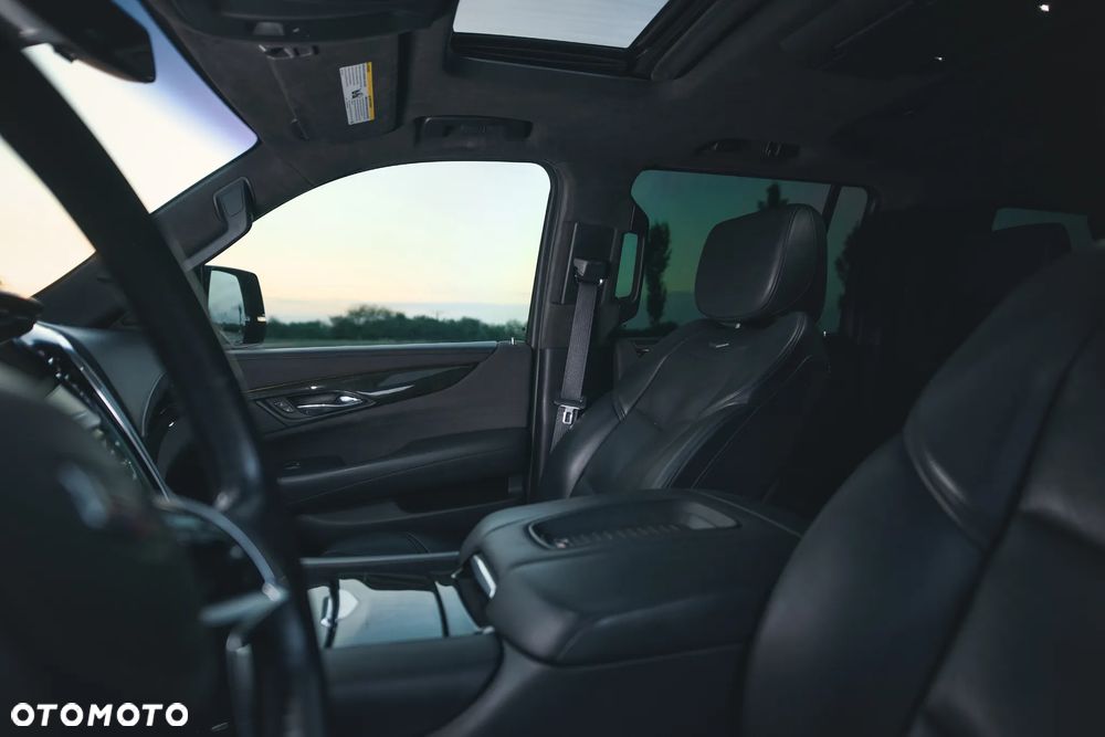 Cadillac Escalade - 36