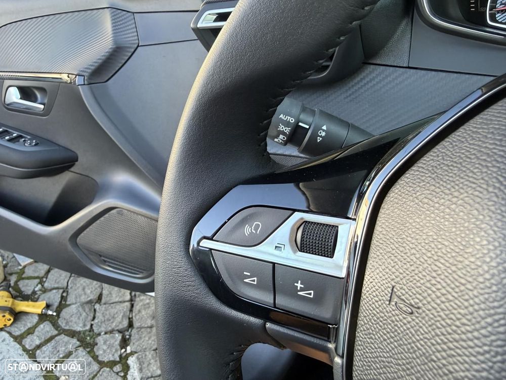Peugeot 208 1.2 PureTech Active - 27
