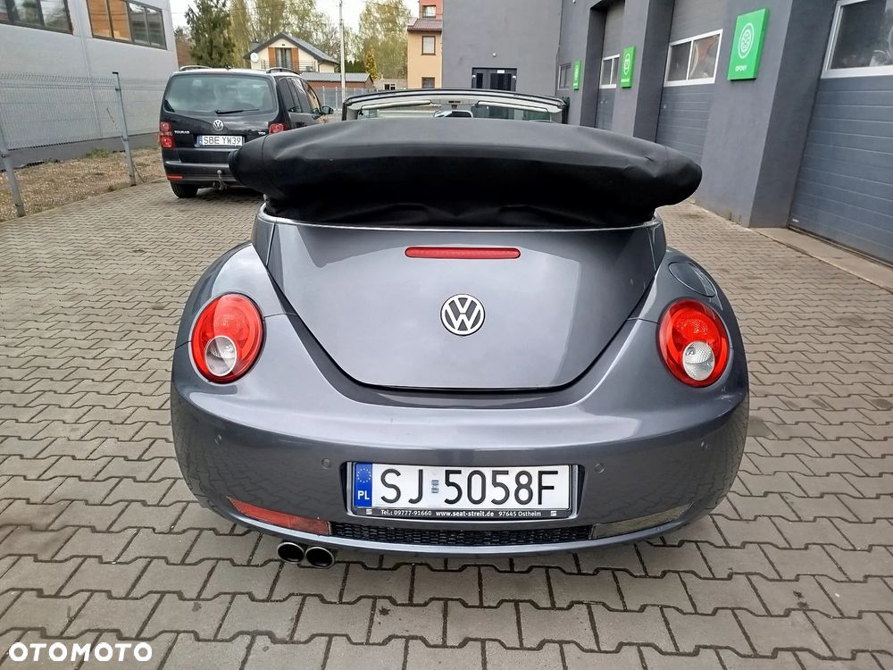 Volkswagen New Beetle - 8