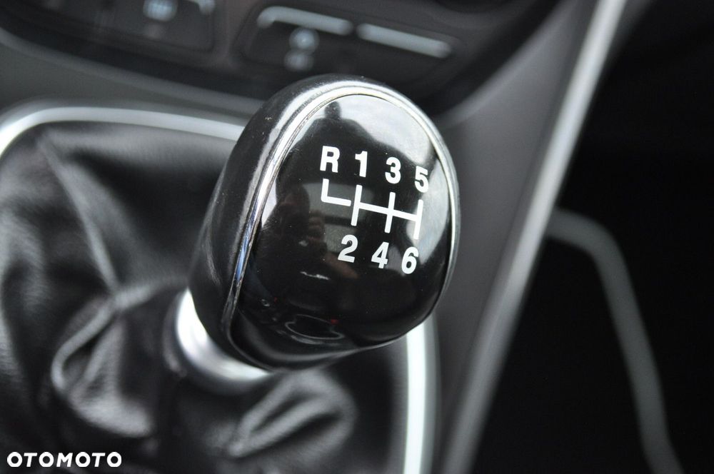Ford Kuga - 18