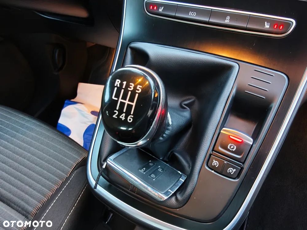 Renault Scenic ENERGY TCe 115 EXPERIENCE - 11